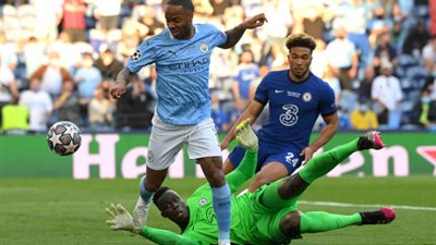 شاهد - سترلينج يُضيع أولى أهداف مانشستر سيتي أمام تشيلسي (نهائي الأبطال)