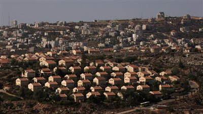 إسرائيل تصادق على بناء 350 وحدة استيطانية قرب رام الله