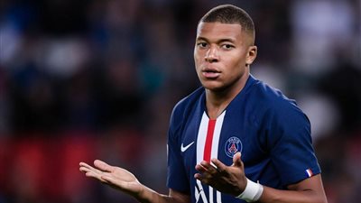 مبابي يثير الشكوك حول مستقبله مع باريس سان جيرمان