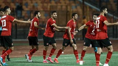 نجم الأهلي يتراجع عن الرحيل بعد تدخل الخطيب 