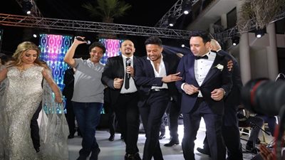 نجوم الفن والطرب يشعلون حفل زفاف نجل مصطفى قمر 
