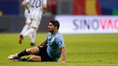 سواريز يُبدي غضبه بعد الخسارة من الأرجنتين 