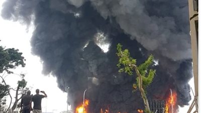 شاهد اندلاع حريق ضخم بالعاصمة اللبنانية بيروت  