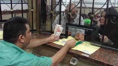 شاهد.. السيسي يطالب بتطبيق أقصى نسبة لزيادة المعاشات: نرد الجميل