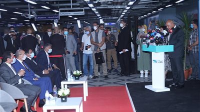 وزير النقل يشهد فعاليات البدء الرسمي لتشغيل وصيانة الخط الثالث لمترو الأنفاق (صور)