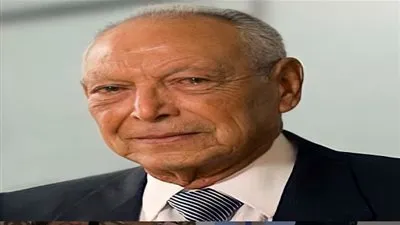 يسرا ناعية أنسي ساويرس: فقدنا رمز من رموز رجال الأعمال العظيمة