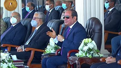 السيسي متحدثا إلى المصريين: 