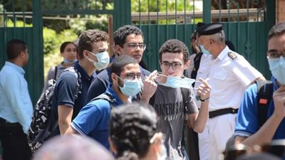 ختام أول أيام امتحانات الثانوية لطلاب الشعبة الأدبية بمدرسة العجوزة (صور)