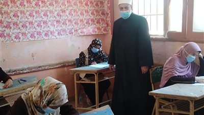 رئيس قطاع المعاهد الأزهرية يتابع سير العمل بكنترول الثانوية الأزهرية 