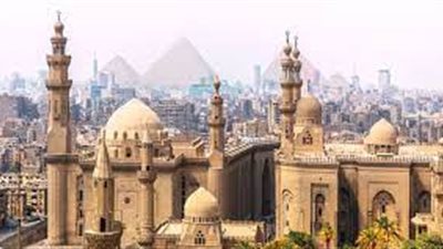 تطوير الخدمات السياحية: 