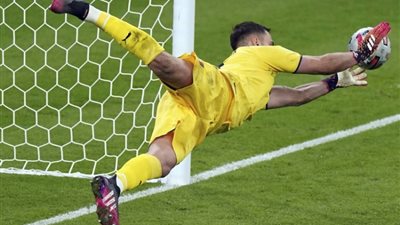 مانشيني: كنت متأكدًا من تصدي دوناروما لركلتي جزاء أمام إنجلترا