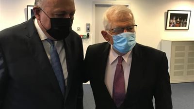 شكري يبحث مع الممثل الأعلى للشئون الخارجية بالاتحاد الأوروبي عددا من الموضوعات الهامة