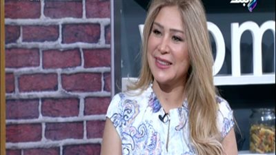 خبيرة إتيكيت: الزيارة في العيد يفضل ألا تزيد عن نصف ساعة (فيديو)