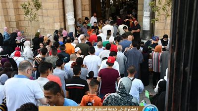 اختفاء للإجراءات الاحترازية.. الآلاف يؤدون صلاة عيد الأضحى من مسجد عمرو بن العاص (صور)