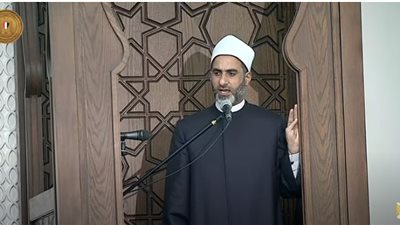 إمام مسجد العلمين: اليوم عيد فافرحوا مهما كانت مشاغلكم وهمومكم