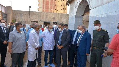 محافظ الشرقية يُتابع أعمال ذبح الأضاحي للمواطنين بالمجان