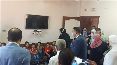 محافظ الدقهلية يحتفل بأول أيام الأضحى مع أطفال جمعية التقوى للأيتام 
