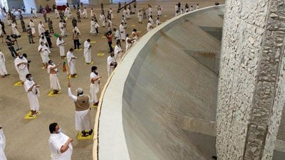 بدء أول أيام التشريق لحجاج بيت الله الحرام في مشعر منى