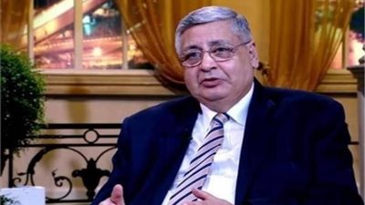 عادل حمودة ينعى زوجة الدكتور محمد عوض تاج الدين