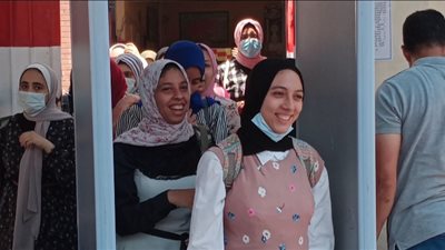 سعادة طلاب دمنهور عقب امتحان اللغة الإنجليزية (فيديو وصور)