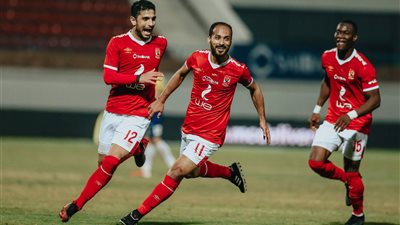 طبيب الأهلي يكشف موعد عودة نجم الفريق إلى التدريبات