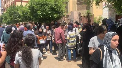 طلاب الأدبي بالدقهلية يؤدون اليوم امتحان الإنجليزي في 164 لجنة 