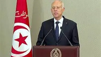 سياسي: غالبية الأحزاب التونسية ترى قرارات الرئيس استجابة للشعب (فيديو)