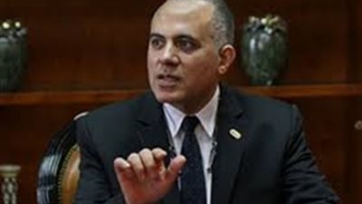 وزير الري يستعرض موضوعات بحثية في مجال إدارة المياه (صور)