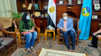 بعد استغاثة والدتها.. رئيس جامعة طنطا يوجة بعلاج الطالبة هند (صور)