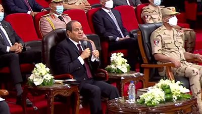 السيسي: مش بقول الرغيف المدعم يبقى بـ65 قرشا زي التكلفة (فيديو)