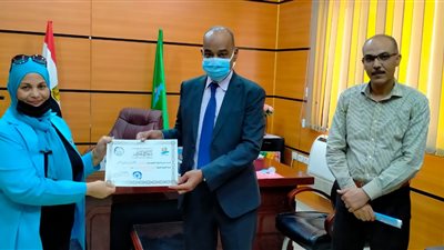 وكيل تعليم الفيوم يكرم مسئولي استراحات الثانوية العامة (صور)