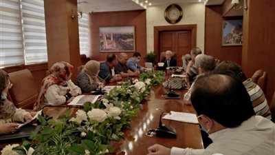 محافظ بورسعيد يتابع أعمال توصيل المرافق لمستشفى 