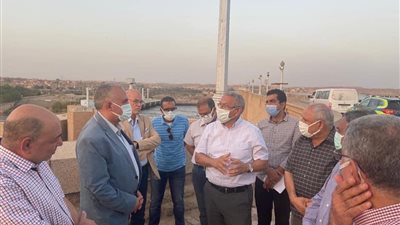 وزير الري يتابع أعمال الصيانة الدورية لمنشآت السد العالي بأسوان (صور)