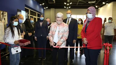 وزيرة البيئة تفتتح معرض 
