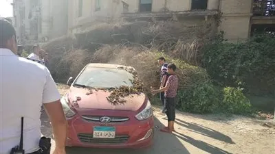  إخلاء عقار بمصر الجديدة من السكان بعد سقوط 3 بلكونات (صور)