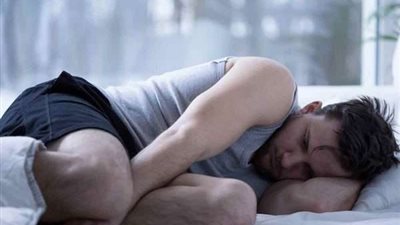 استشاري يكشف سبب الإصابة بدوالي الخصية