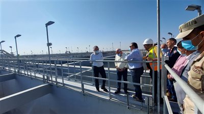 وزير الري ومحافظ بورسعيد يتفقدان محطة مياه مصرف بحر البقر ببورسعيد 