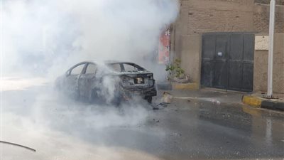 شاهد.. إخماد حريق بسيارة ملاكي في الجيزة 