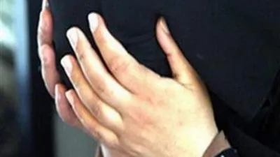 القبض على والد الطفلة شهد بتهمة اغتصابها (تفاصيل)