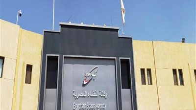 مصر تطلق قمرين صناعيين جديدين في 2022