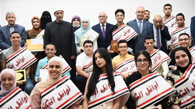 محافظ بورسعيد يكرم أوائل الشهادتين الثانوية العامة والأزهرية 2021 (صور)