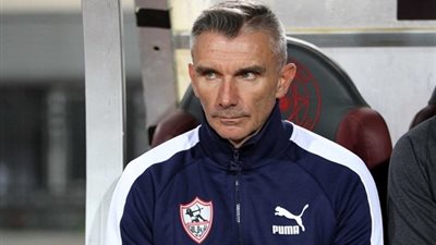 كارتيرون يفتح النار على نجم الزمالك