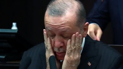 رغم إدعاءاته بتطبيق حقوق الإنسان.. حكومة أردوغان تعتقل شاب تركي لسبب غريب