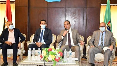 محافظ الفيوم يشهد الجلسة الافتتاحية للمؤتمر المشترك بين الري والزراعة