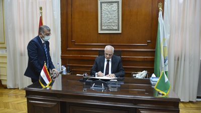 رسميًا.. محافظ الجيزة يعتمد نتيجة الدور الثاني لطلاب الشهادة الإعدادية 