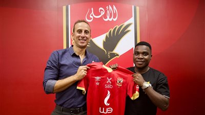 تعرف على أرقام ميكسونى بعد انضمامه إلى الأهلي