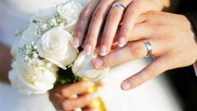 داعية إسلامي يوضح حكم منع الزوجة من زيارة أهلها