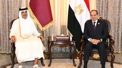 محمد عز العرب يكشف رسائل لقاء الرئيس السيسي مع أمير قطر 