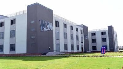 برلمانيون يثمنون دور مصنع فاكسيرا في مواجهة جائحة كورونا 