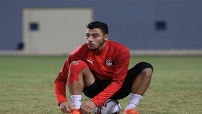 أكرم توفيق ينشر أول صورة له بعد الإصابة (صورة)